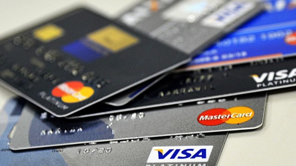 Justiça suspenderá todas as contas bancárias e cartões de crédito de quem tem as seguintes dívidas 